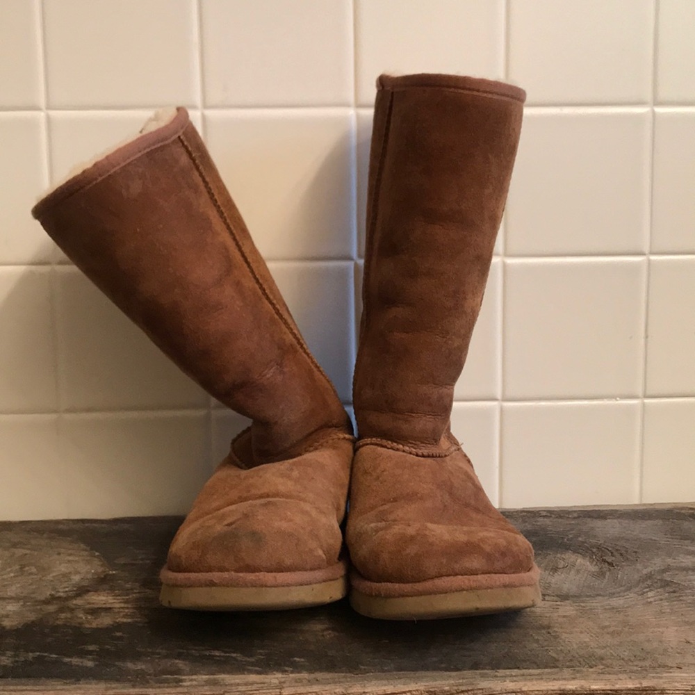Ugg Tall Signature Boot Size 6